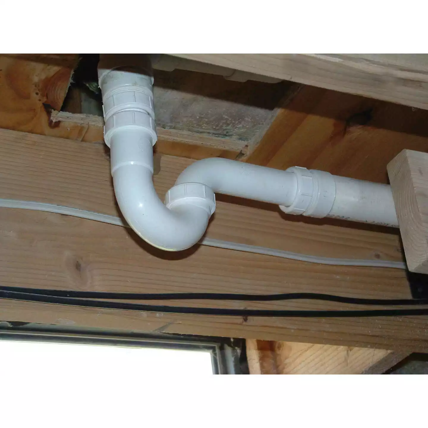 IPEX Canplas 4 In. SDR 35 90 Deg. PVC Sewer And Drain Sanitary Elbow (1/4 Bend) 4 IPEX Canplas 4 In. SDR 35 90 Deg. PVC Sewer And Drain Sanitary Elbow (1/4 Bend) - Image 2